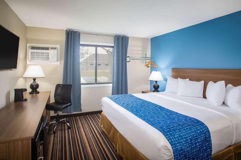 Bedroom 3, Travelodge by Wyndham Wahpeton, Richland