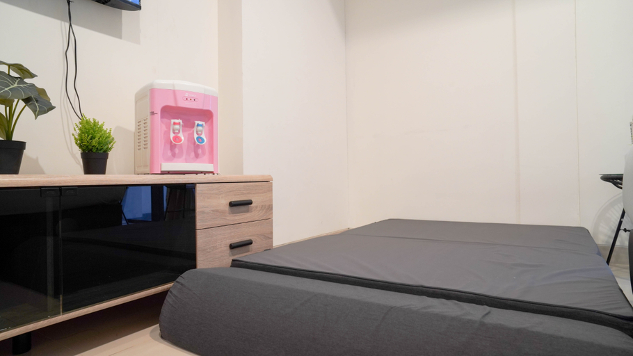 Bedroom 4, Spacious and Homey Studio at Cleon Park Apartment By Travelio, East Jakarta