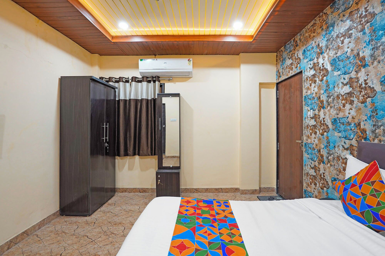 Room 4, Fabhotel Suryansh, Indore