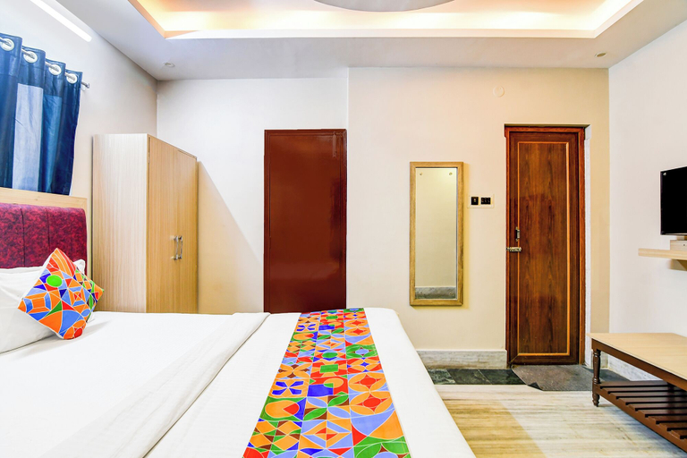 Room 2, Fabhotel Forreal Stays, Kolkata