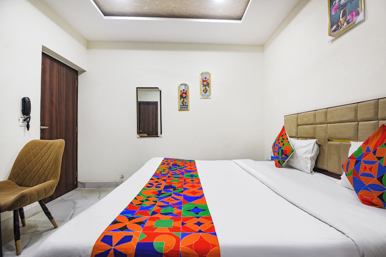Room 3, Fabhotel Canal View, Ludhiana