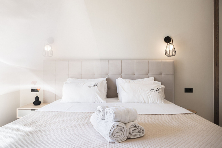 Bedroom 3, Manthos Beachfront Apartments, Ionian Islands