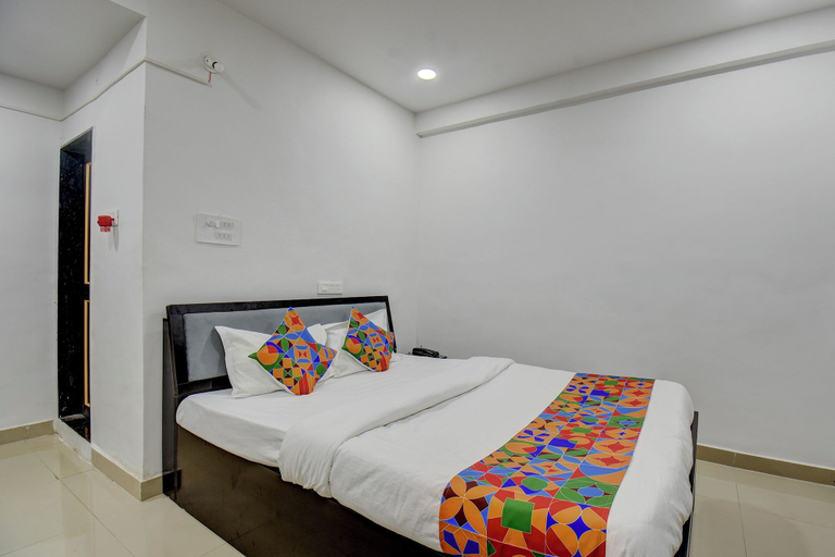 Room 2, Fabhotel Spark Inn, Pune