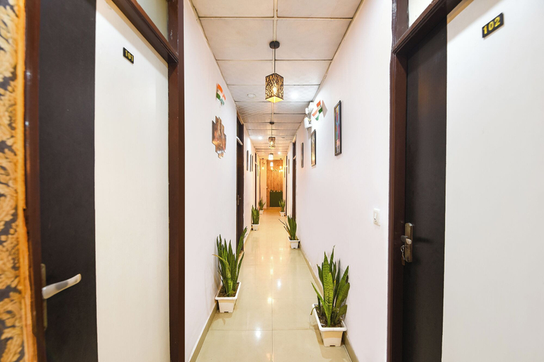 Lobby 5, Fabhotel Lotus Inn, Faridabad