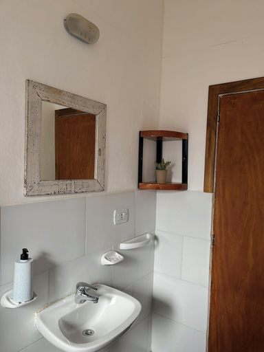 Bathroom 2, Hostel Cosmo, Bariloche