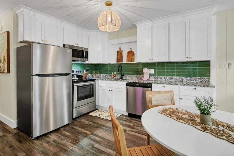 Private kitchen 5, Safety Harbor Motel, Pinellas