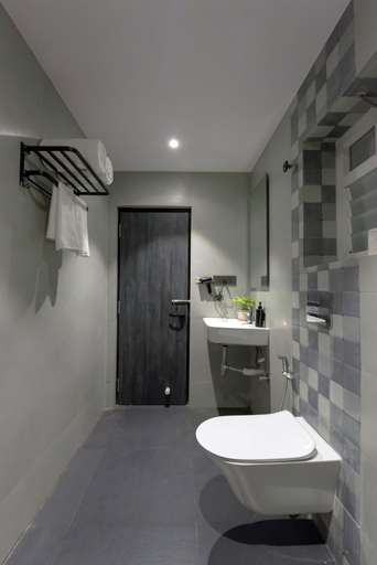 Bathroom 3, Kzar Park, Kolkata
