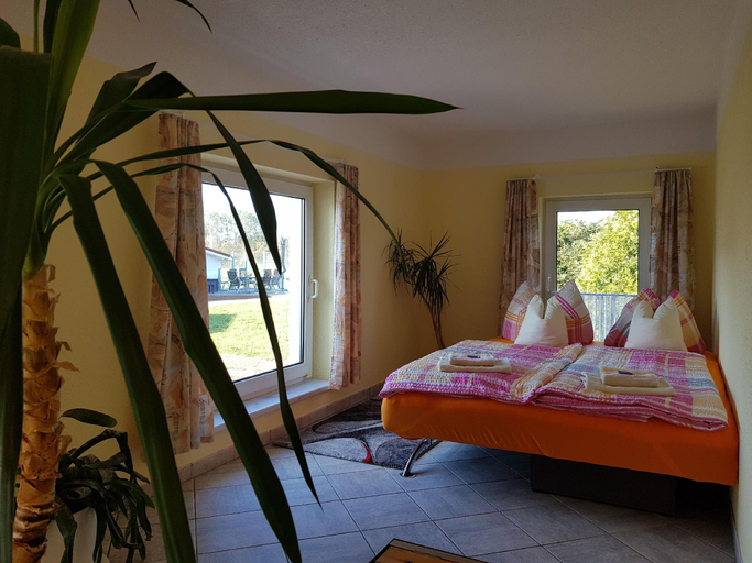 Bedroom 3, Landhotel Pathes Hof, Rostock