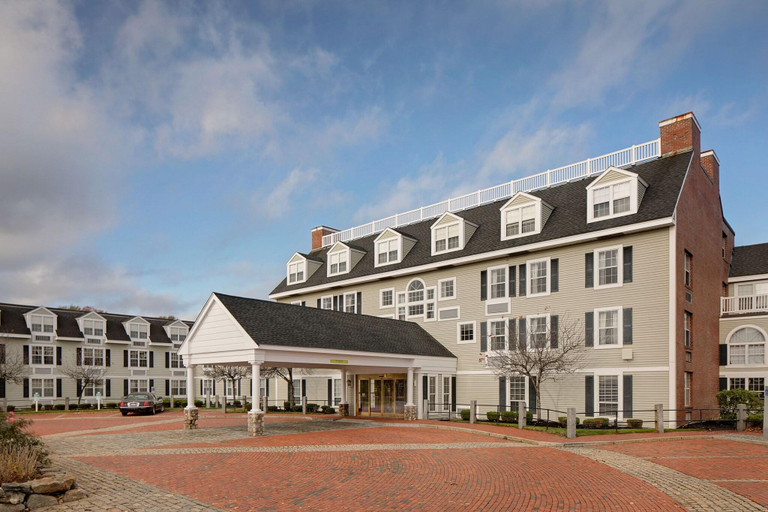 Exterior & Views