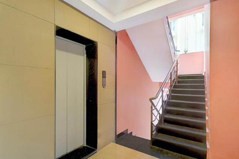 Elevator 4, Fabhotel Jaswitha Grand, Hyderabad