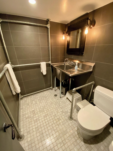 Bathroom 4, Prospect Park Escape, New York