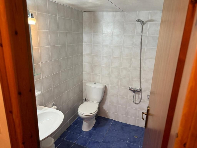 Bathroom 2, Michalis Studios & Apartments, Crete