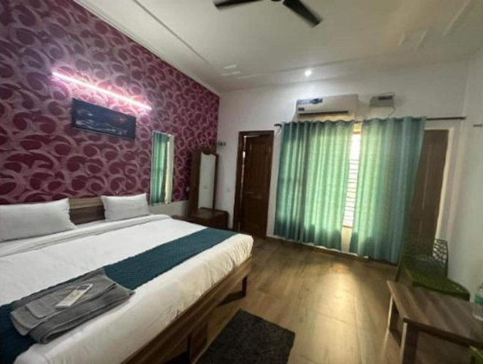 Room 4, Fabhotel Golden Palace I, Gautam Buddha Nagar