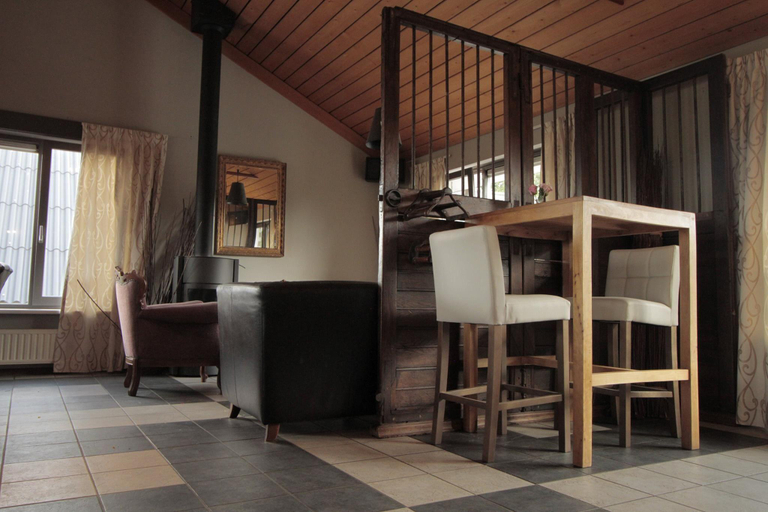 Others 5, Human & Horse Hotel, Barneveld