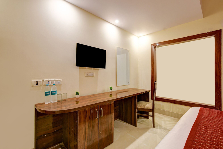Room 5, Fabhotel Golden Key Residency, Delhi