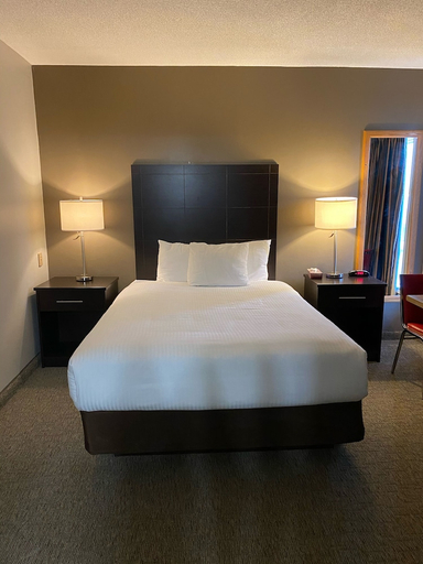 Bedroom 3, Ramada By Wyndham Lindsay, Kawartha Lakes