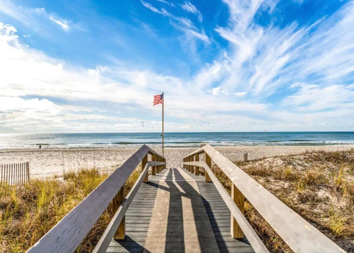 Beach 4, Luxury Pet-friendly Home With Game Room & Community Pool, Baldwin