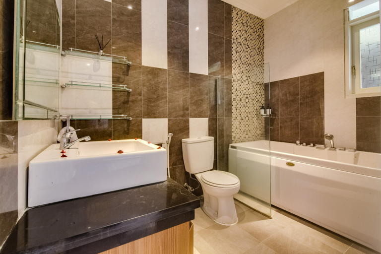 Bathroom 5, The Infinity Villa by Kava Stay, Bandung