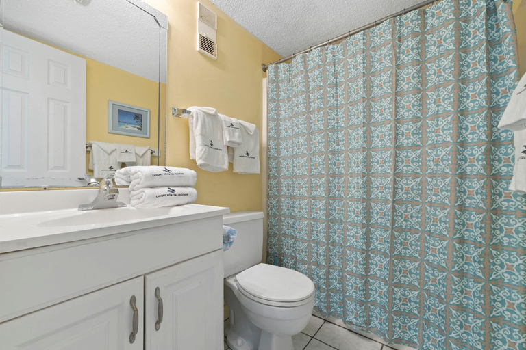 Bathroom, Island Winds East Unit 704, Baldwin