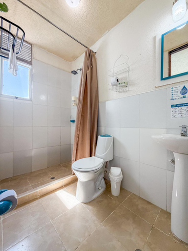 Bathroom 3, Hotel Bahia Taganga, Santa Marta (Dist. Esp.)