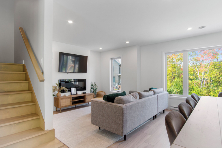 Living area 4, Le Relais Mont-Blanc, Les Laurentides