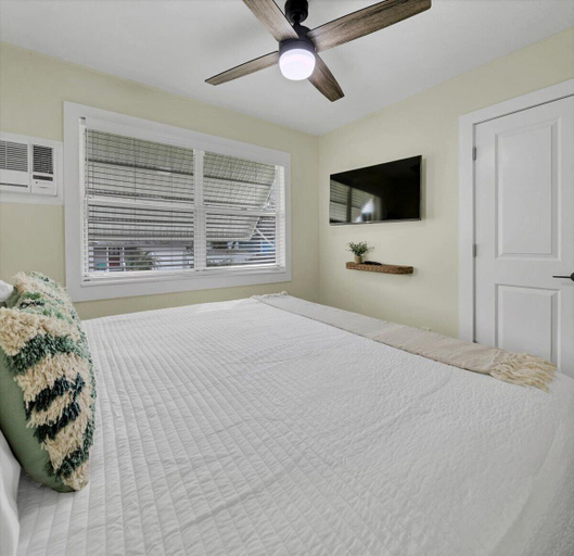 Room 1, Safety Harbor Motel, Pinellas