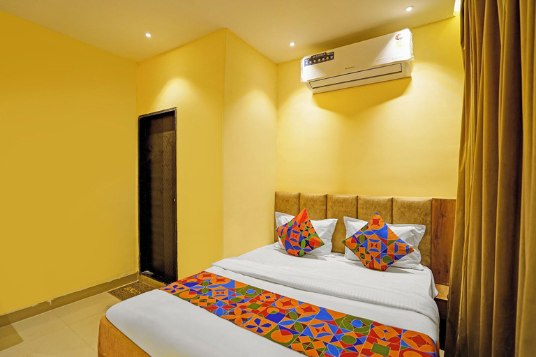 Room 2, Fabhotel Shri Shubh Palace, Indore