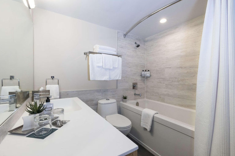 Bathroom 4, Crystal Lodge, Squamish-Lillooet