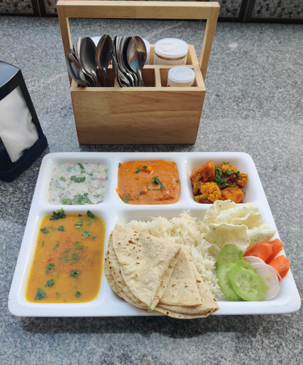 Food & Drinks 5, Majestic Mountain Bhaiji Guest House, Kullu