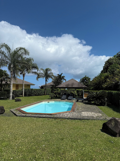 Pool 5, Luna's Home Raiatea