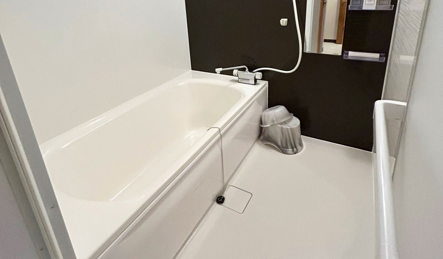 Deep soaking bathtub, Park Hotel, Osaka