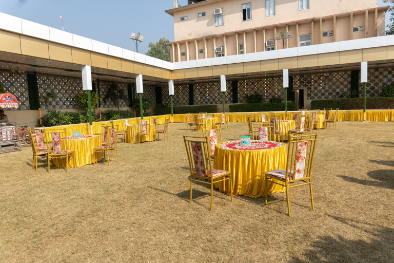 Food & Drinks 5, Royal Mansion Lawns & Resort, Kanpur Nagar