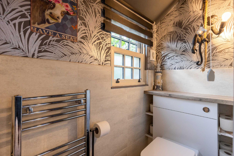 Bathroom 3, Jersey Cottage, Isle of Wight