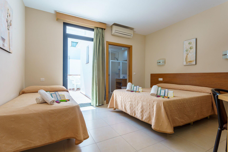 Bedroom 2, Hostal Costabella, Málaga