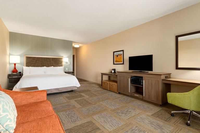 Bedroom 2, Hampton Inn by Hilton Edmonton/Sherwood Park, Division No. 11