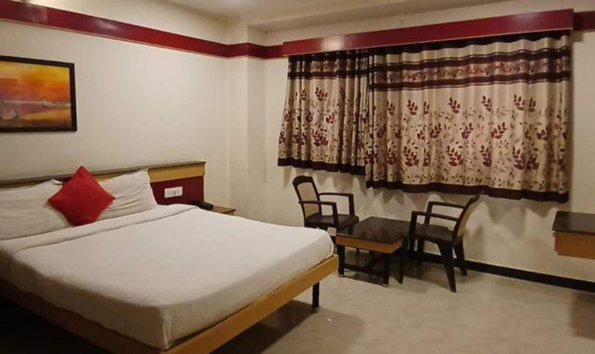 Room 2, Fabhotel Sri Sai Guru Comforts, Bangalore