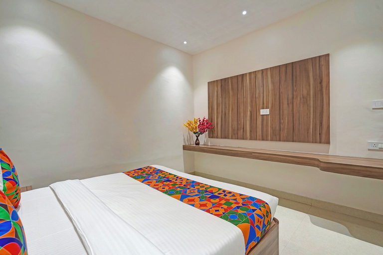 Room 2, Fabhotel Swaraj, Varanasi