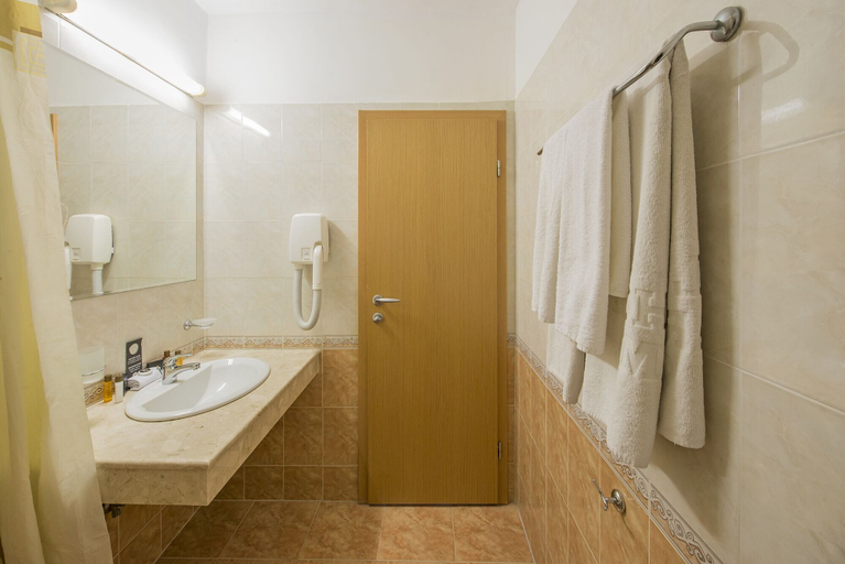 Bathroom 4, BSA Hotel Holiday Park, Varna