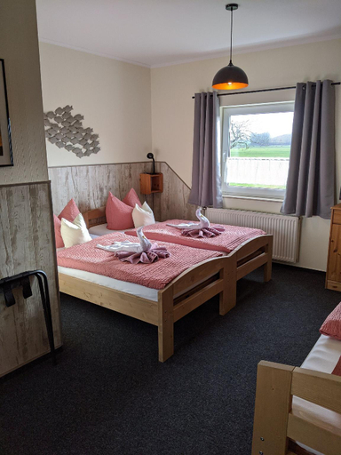 Bedroom 4, Landhotel Pathes Hof, Rostock