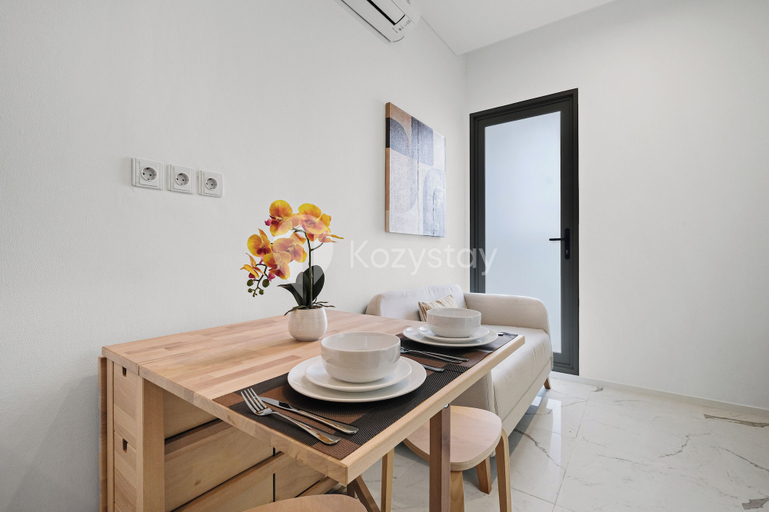 Dining room 2, Minari by Kozystay - TB Simatupang, South Jakarta