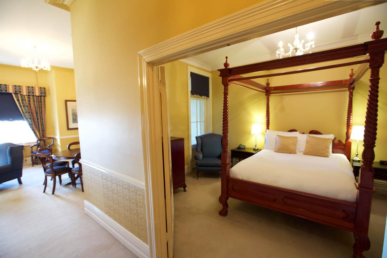 Bedroom 2, Carrington Hotel, Blue Mountains