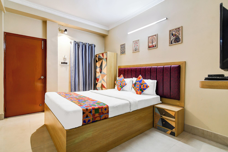 Room 4, Fabhotel Forreal Stays, Kolkata