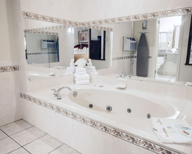 Bathroom 4, Quality Inn And Suites, El Paso