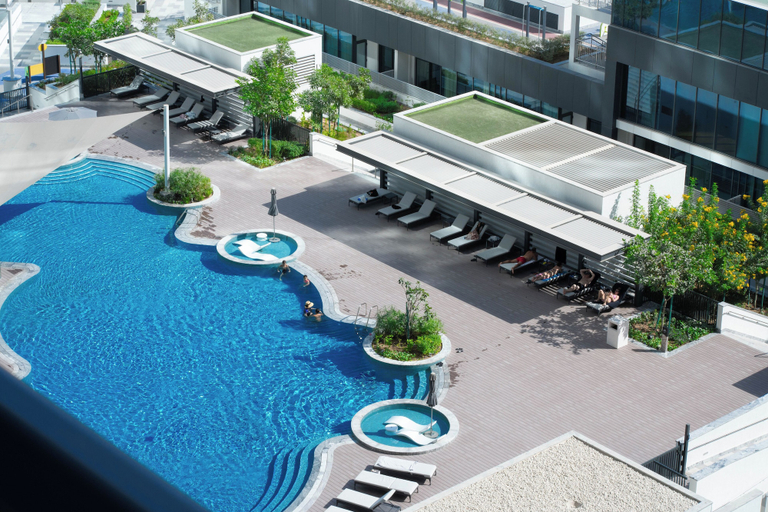 Pool, Chic 1BR Apartment - The Crest Dubai, Dubai