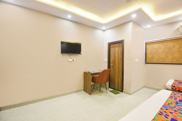 Room 3, Fabhotel Kanchan Palace, Delhi