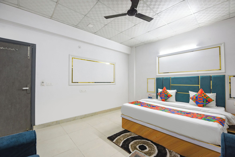Room 3, Fabhotel Tulip Sarover Sector 18, Delhi