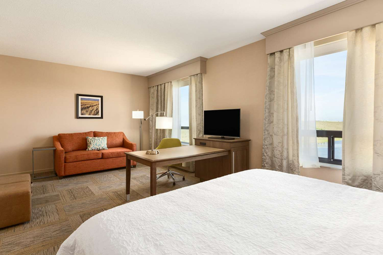 Bedroom 2, Hampton Inn by Hilton Edmonton/Sherwood Park, Division No. 11