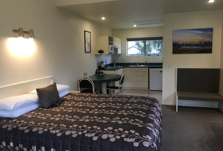 Bedroom 2, Colonial Manor Motel, Central Otago