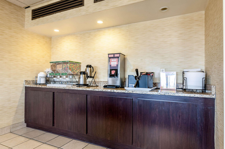 Food & Drinks 4, Quality Inn, Coahoma