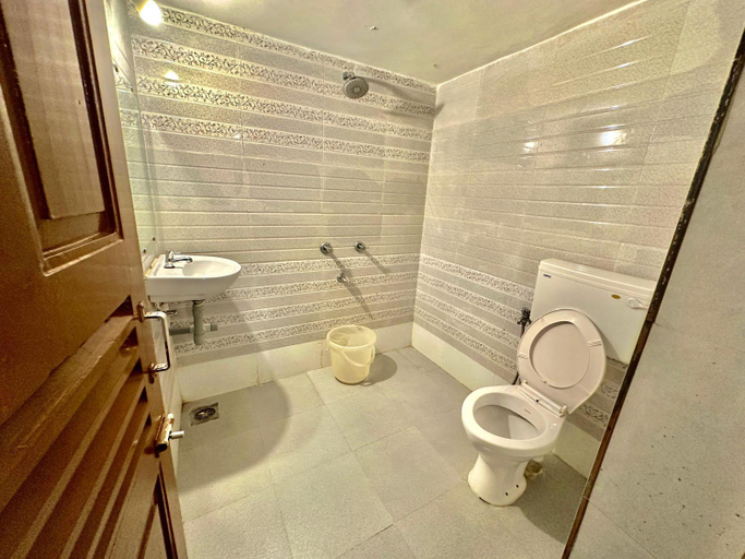 Bathroom 3, Jack's Calangute place, North Goa